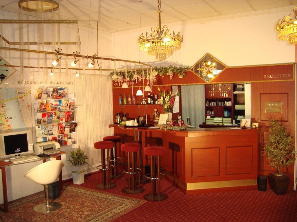 Central Budget Hotel 본 외부 사진