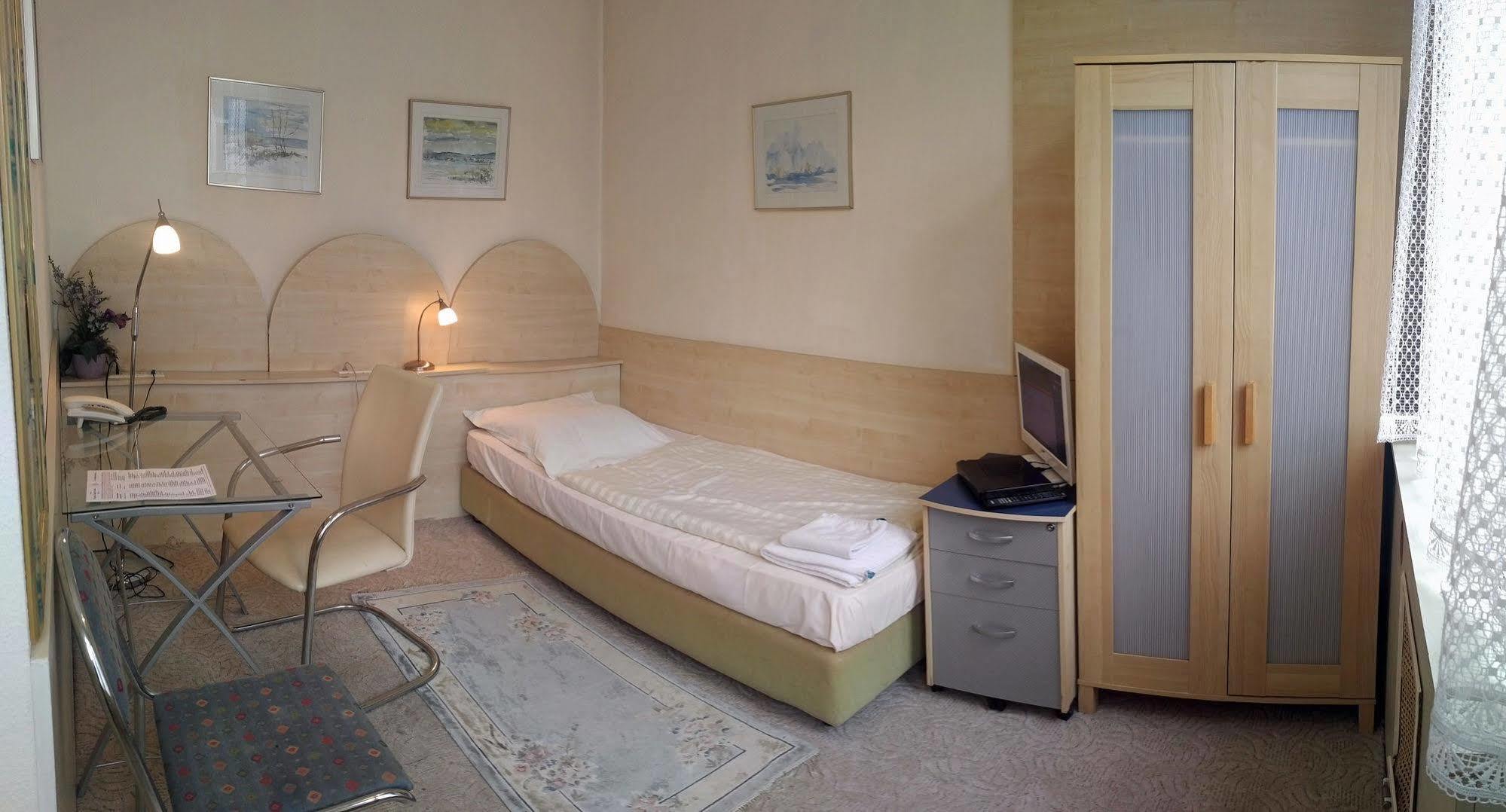 Central Budget Hotel 본 외부 사진