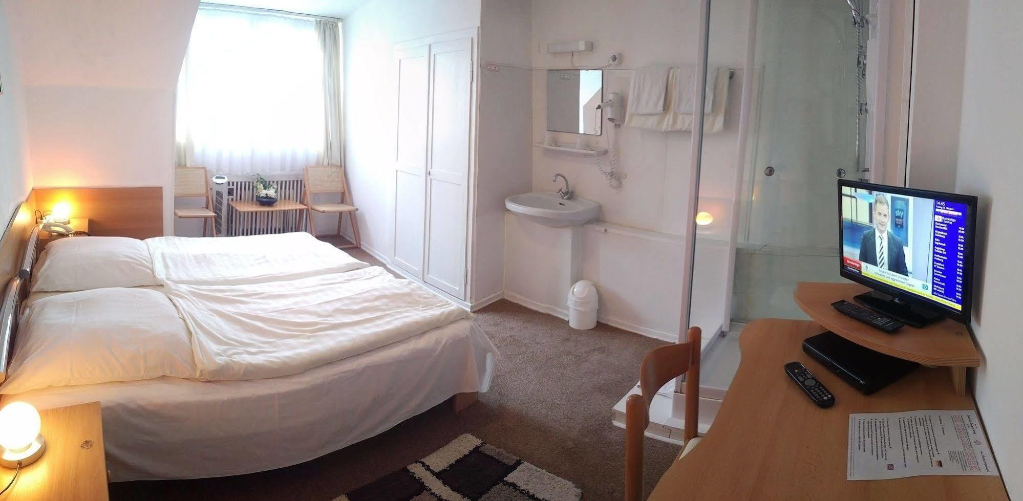 Central Budget Hotel 본 외부 사진