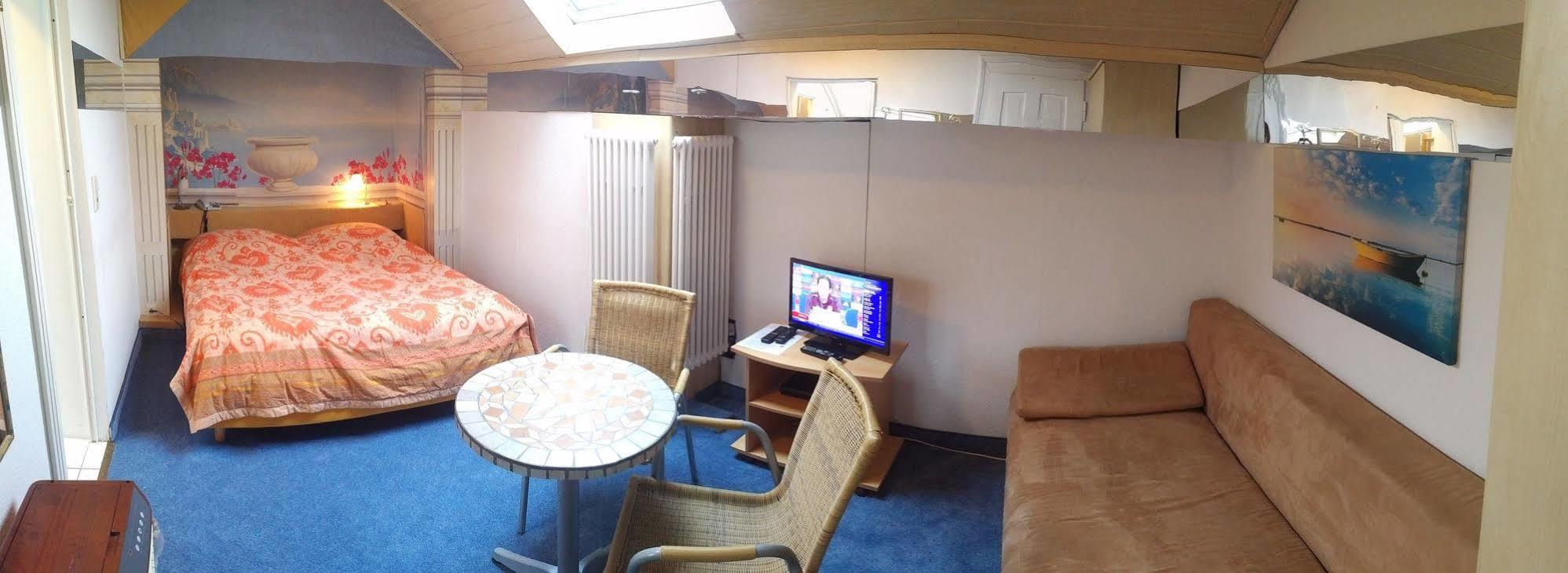 Central Budget Hotel 본 외부 사진