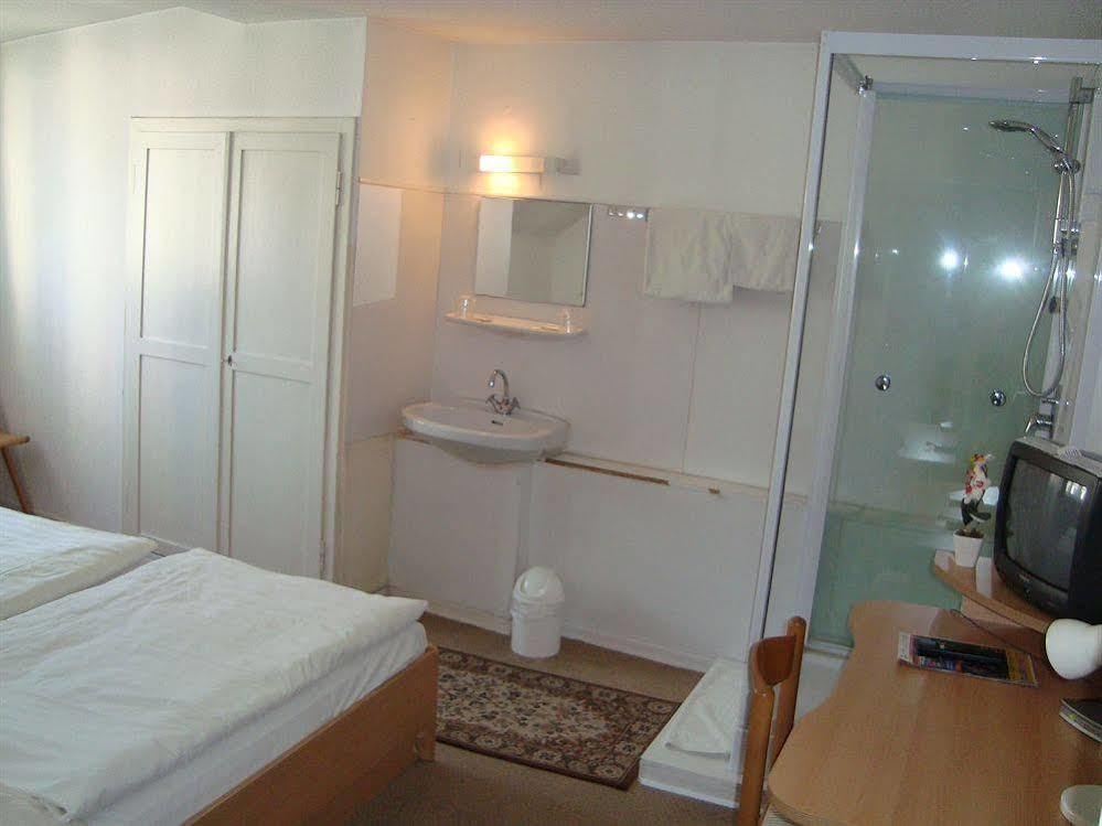 Central Budget Hotel 본 외부 사진