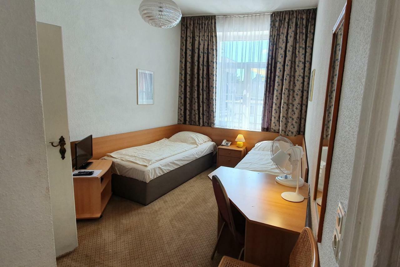 Central Budget Hotel 본 외부 사진